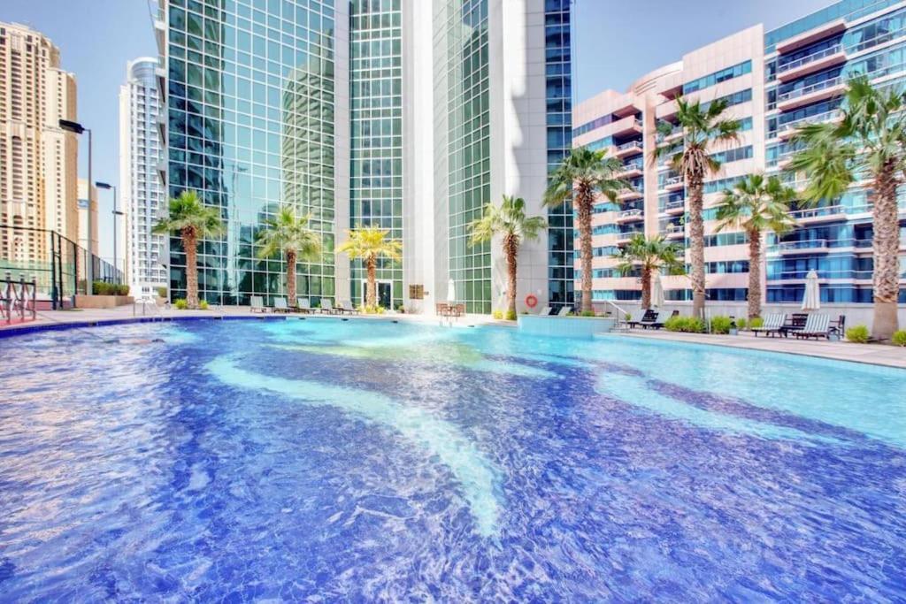 Marina View With Pool, Gym, Tennis Court, 5 Mins To Beach Дубай Экстерьер фото